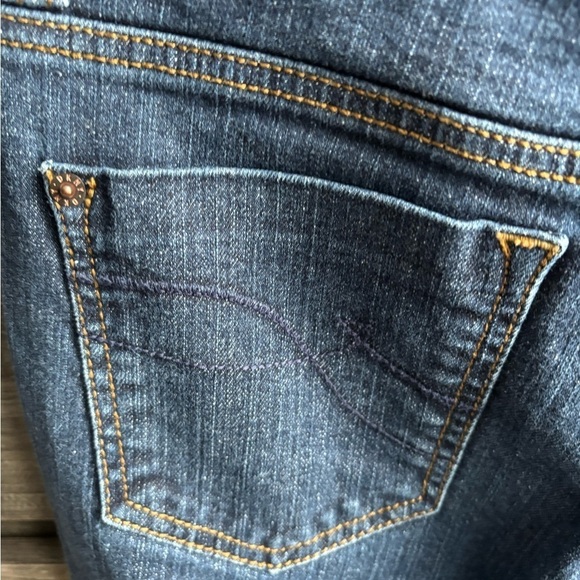 DKNY Women Straight Leg Blue Jean Size 6 - Picture 7 of 8